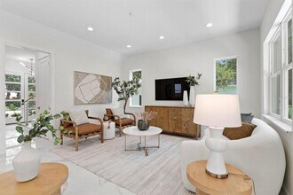 3308 W Wyoming Ave in Tampa, FL - Foto de edificio - Building Photo