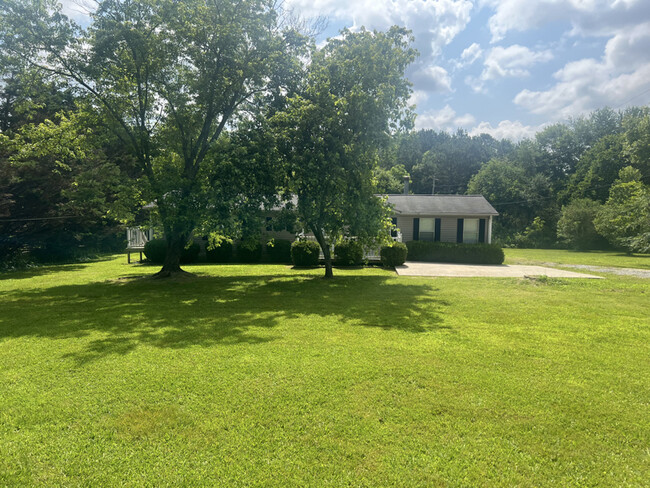 725 Bandy Rd in Ringgold, GA - Building Photo - Building Photo