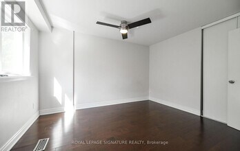 2700 Battleford Rd in Mississauga, ON - Building Photo - Building Photo