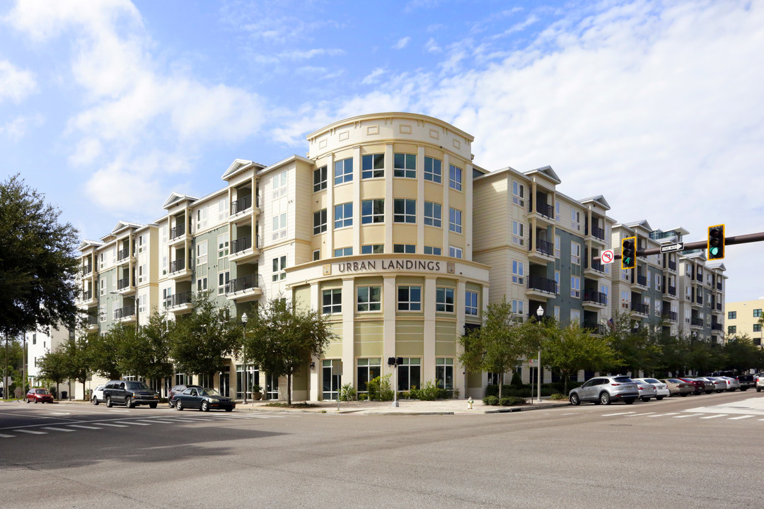 Harbour's Edge in St. Petersburg, FL - Building Photo