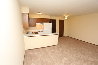 Western Hills Apartments in Evansville, IN - Building Photo - Interior Photo