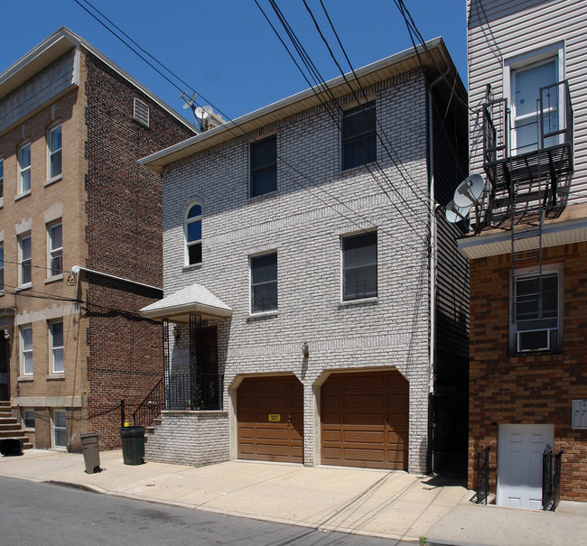 101 Nichols St in Newark, NJ - Foto de edificio - Building Photo