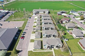 Joslyn Heights Apartments in Brandon, SD - Foto de edificio - Building Photo