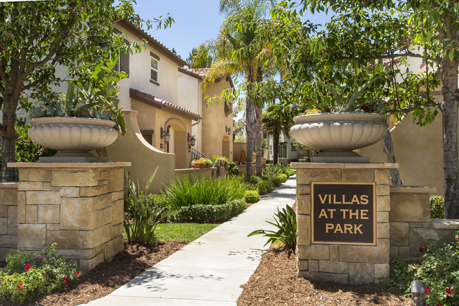 Villas at The Park in Camarillo, CA - Foto de edificio - Building Photo