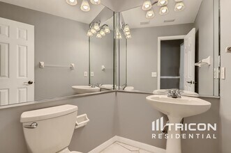 3906 Broomsedge Ln in Valrico, FL - Building Photo - Building Photo