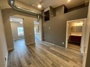 2750 Lafayette Ave, Unit 205 in St. Louis, MO - Building Photo - Building Photo