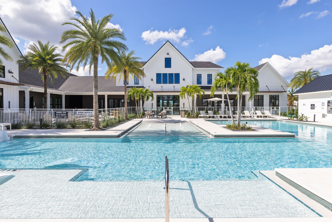 The Hadley Apartments in Cape Coral, FL - Building Photo