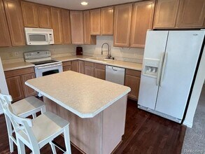 71 Grandview Cir in White Lake, MI - Building Photo - Building Photo