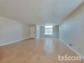 5885 Wilkinson St in Sacramento, CA - Building Photo - Building Photo