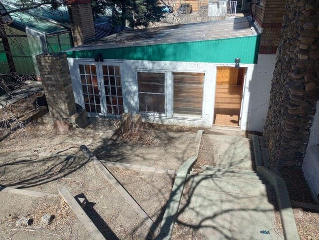 property at 817 Colorado Ave