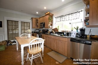 55 Hobart St in Boston, MA - Foto de edificio - Building Photo