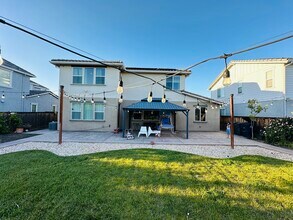 486 Glenbrook Dr in Tracy, CA - Building Photo - Building Photo