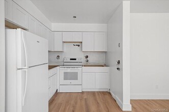 36 Main St in Sag Harbor, NY - Building Photo - Building Photo