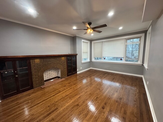 5425 W Drummond Pl in Chicago, IL - Building Photo - Building Photo