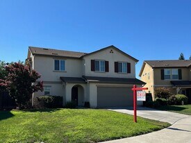 2714 Twin Bridges Ln in Stockton, CA - Building Photo