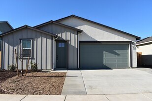 399 Gallaway Ct in Los Banos, CA - Building Photo