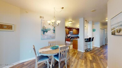 2228 Beach Dr, Unit 704 in Gulfport, MS - Building Photo - Building Photo