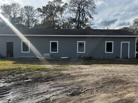 141 County Rd 725 in Sweeny, TX - Building Photo
