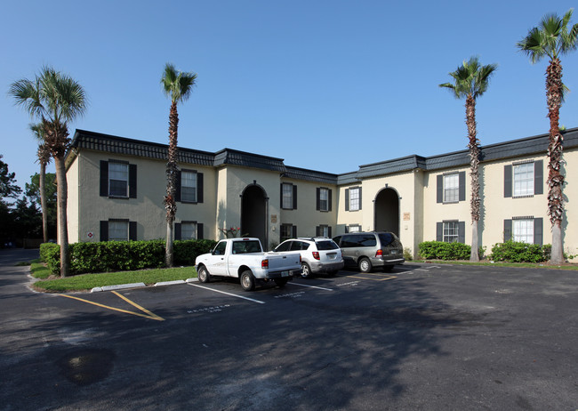 Hacienda Del Sol Apartments in Orlando, FL - Foto de edificio - Building Photo