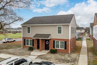 Peaceful Village Apartments in Chesapeake, VA - Foto de edificio - Building Photo