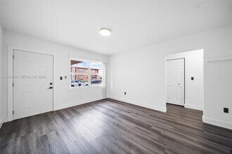 3551 SW 10th St in Miami, FL - Building Photo - Building Photo