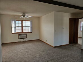 2416-2418 Hyacinth Ave in Janesville, WI - Building Photo - Building Photo