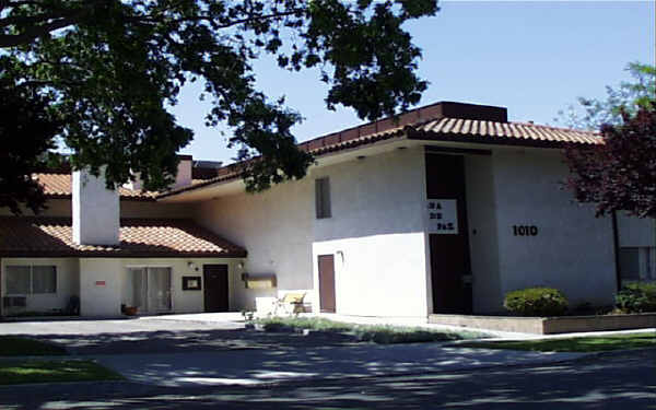 Casa De Paz in Simi Valley, CA - Building Photo - Building Photo