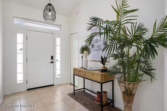 581 Eldron Blvd SE in Palm Bay, FL - Building Photo - Building Photo