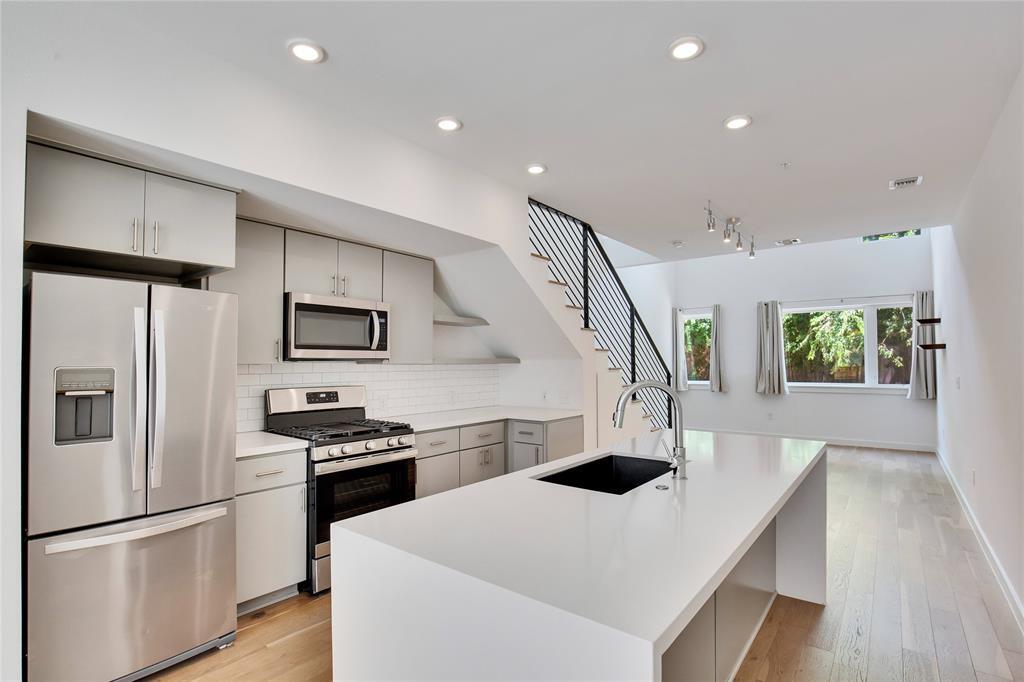 2002 E 7th St in Austin, TX - Building Photo