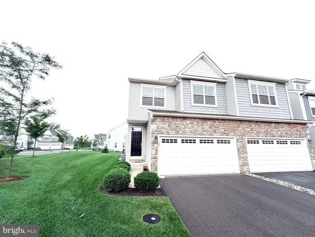 property at 347 Ridgewood Dr