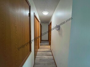 313 Bomber Blvd in Mountain Home, AR - Building Photo - Building Photo