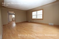 860 Lake Michigan Dr NW in Grand Rapids, MI - Building Photo - Building Photo