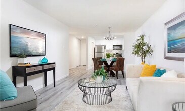 100 Scholz Plaza in Newport Beach, CA - Building Photo - Building Photo
