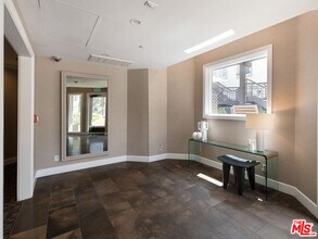 230 S Hamilton Dr in Beverly Hills, CA - Building Photo - Building Photo