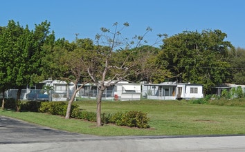 Lauderdale Mobile Home Park in Fort Lauderdale, FL - Foto de edificio - Building Photo