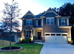 402 Livingston Pt in Acworth, GA - Building Photo