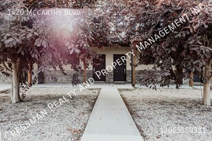 1420 McCarthy Blvd in Regina, SK - Building Photo