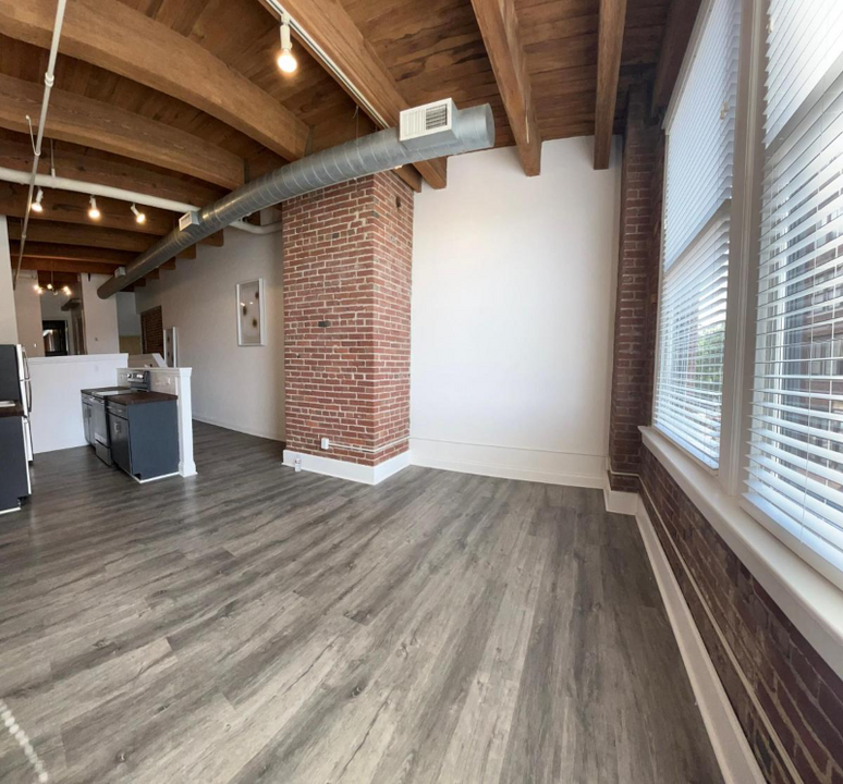 706 Broadway Blvd in Kansas City, MO - Building Photo