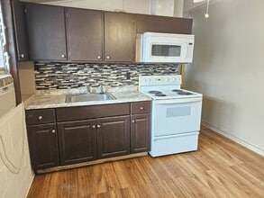 1050 Aheahe Ave in Wahiawa, HI - Building Photo - Building Photo