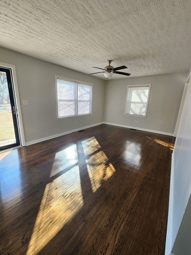 3251 Shamrock Dr in Fayetteville, NC - Building Photo - Building Photo