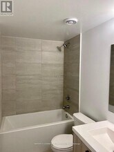 77 Mutual St in Toronto, ON - Building Photo - Building Photo