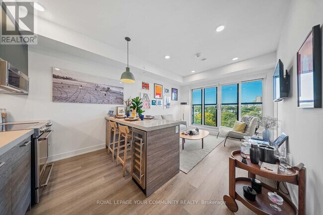 property at 484-484 Spadina Ave.