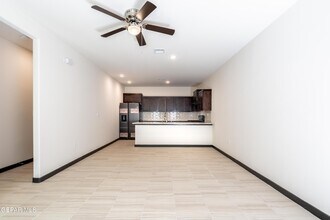 8945 Robert Dr in El Paso, TX - Building Photo - Building Photo