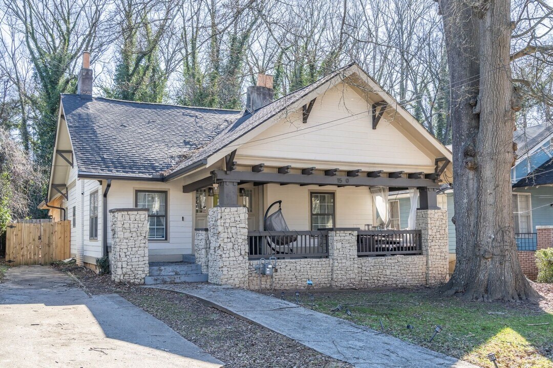 1530 Rogers Ave SW in Atlanta, GA - Building Photo