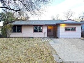 12008 Bellafonte Dr in Dallas, TX - Building Photo