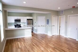 10 Roxbury St in Boston, MA - Building Photo - Building Photo