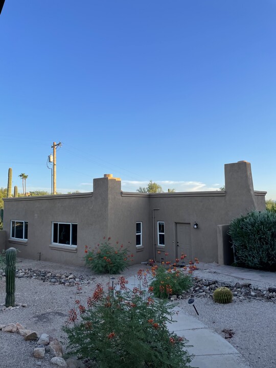 5910 N Mina Vista in Tucson, AZ - Building Photo