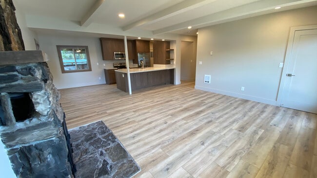 13405 Donner Pass Rd, Unit B3 in Truckee, CA - Foto de edificio - Building Photo