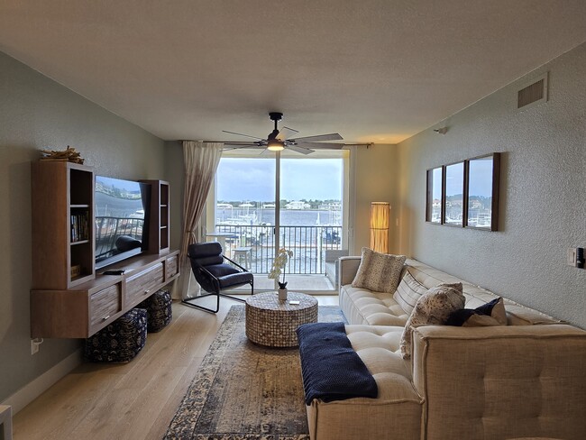 167 Yacht Club Way, Unit Anchored in Luxury in Hypoluxo, FL - Building Photo - Building Photo