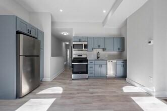 5261 Larchwood Ave, Unit 2 in Philadelphia, PA - Building Photo - Building Photo